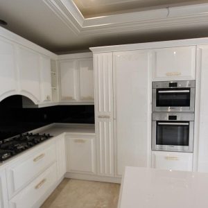 بهرنگ - درب کابینت نئوکلاسیک با رنگ پلی یورتان